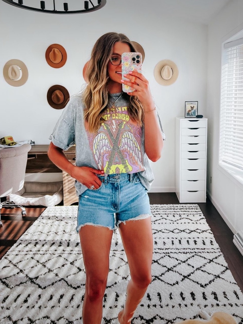 ACID WASH GRAPHIC TEE